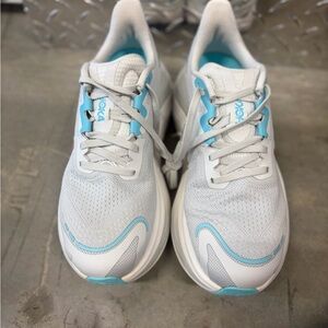 Hoka Women's SKYWARDX SIZE 6